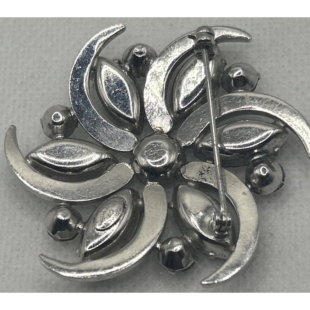 Vintage Signed Kramer Rhinestone Brooch Swirl Star MCM - Picture 2 of 4